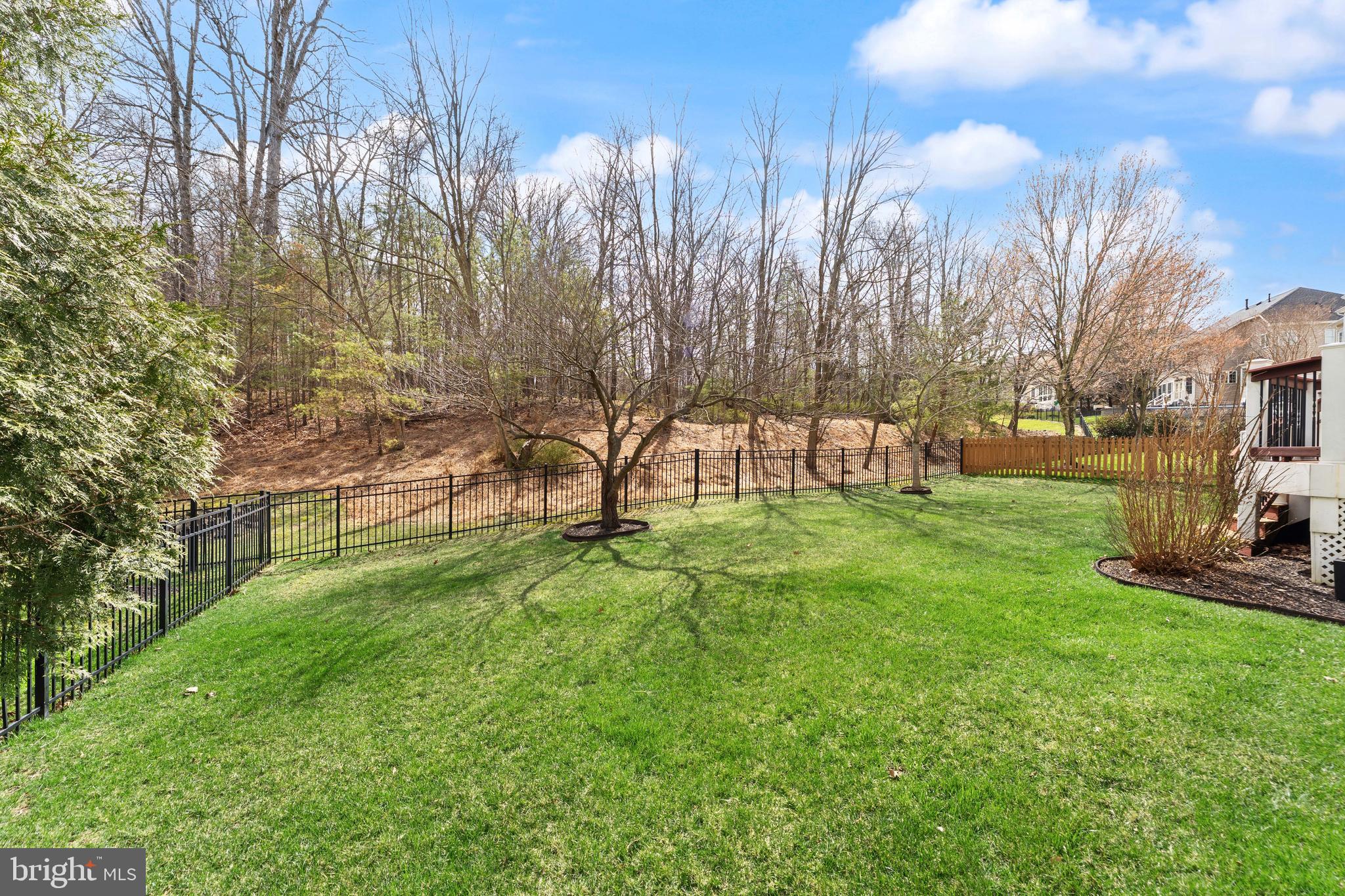 LANSDOWNE ON THE POTOMAC - Residential