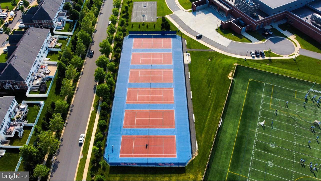 LANSDOWNE ON THE POTOMAC - Residential