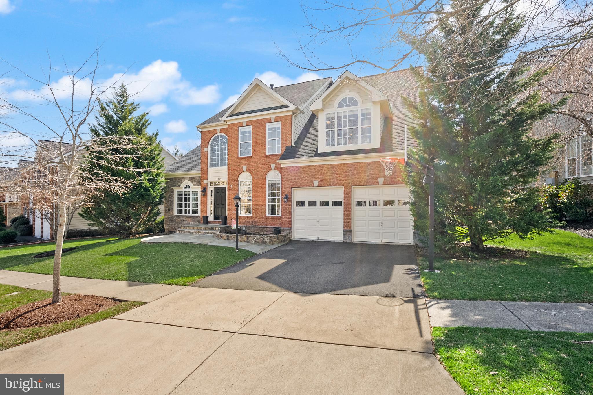 LANSDOWNE ON THE POTOMAC - Residential