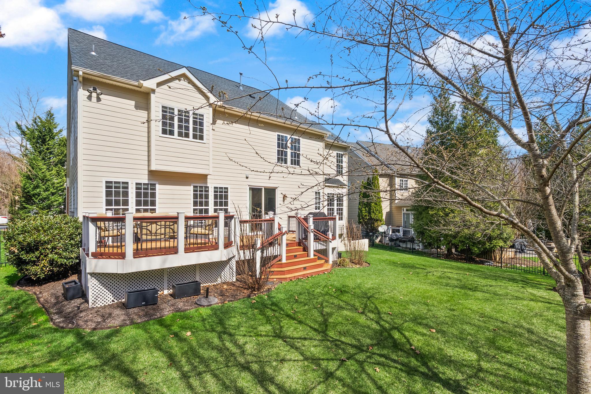 LANSDOWNE ON THE POTOMAC - Residential
