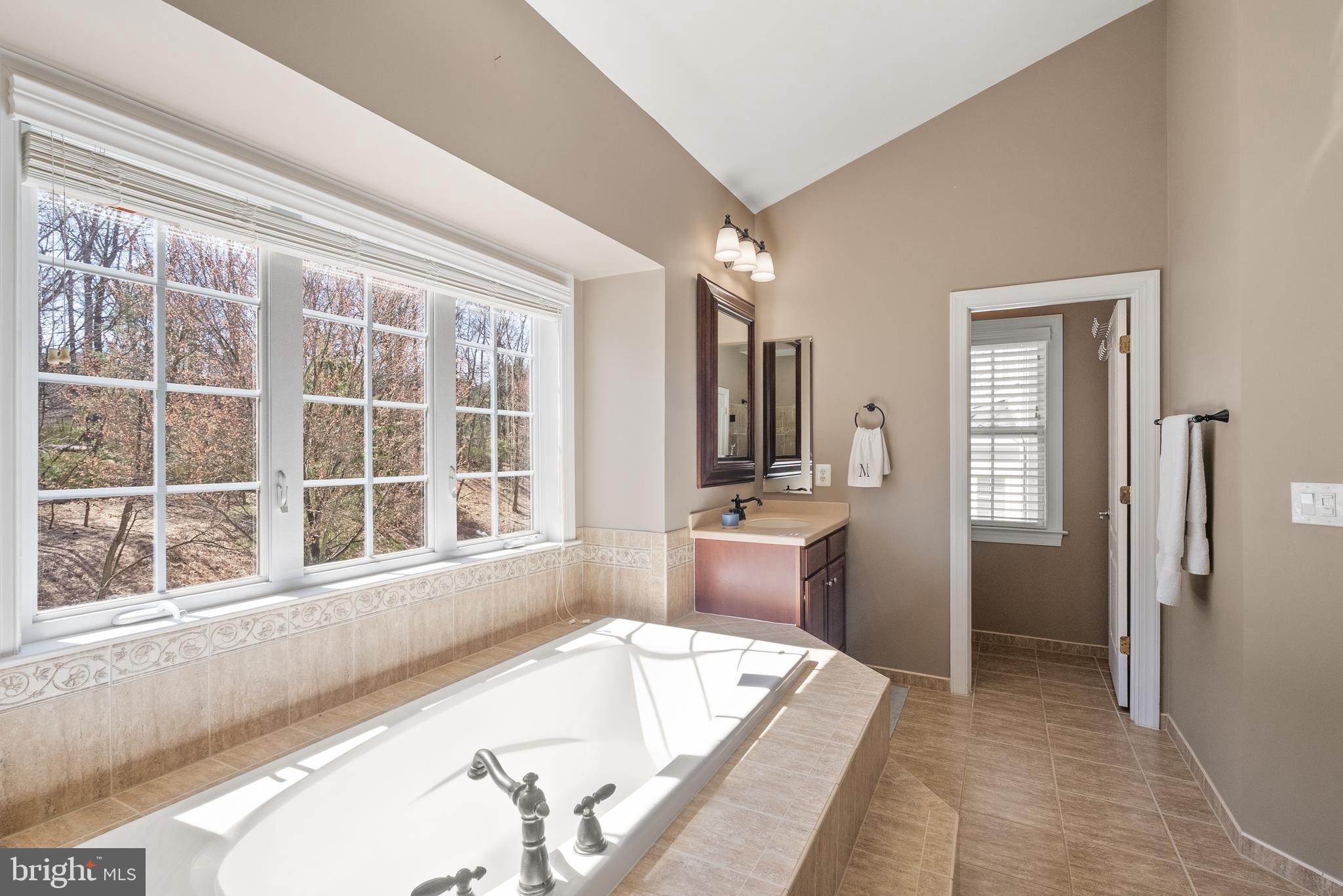 LANSDOWNE ON THE POTOMAC - Residential