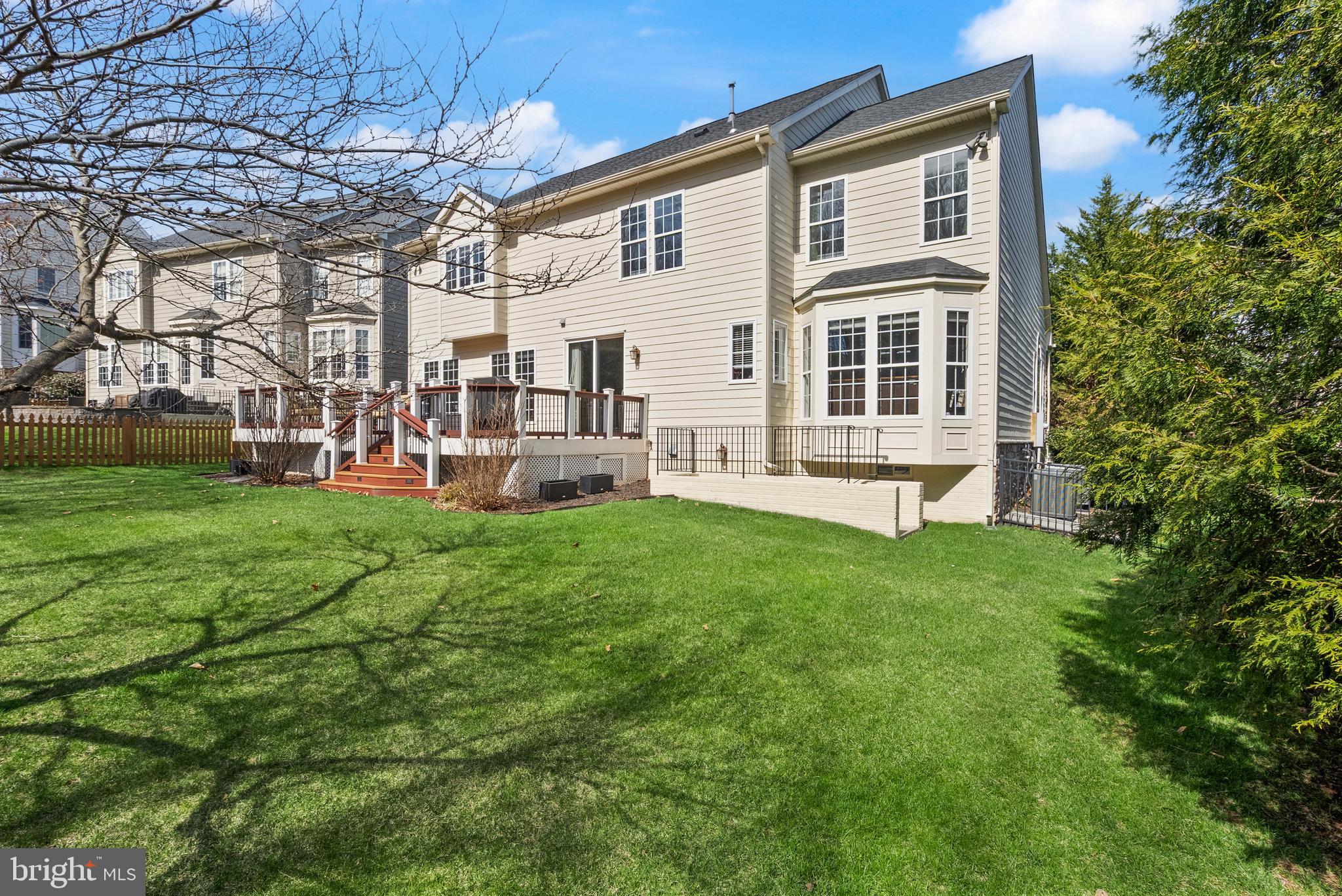 LANSDOWNE ON THE POTOMAC - Residential