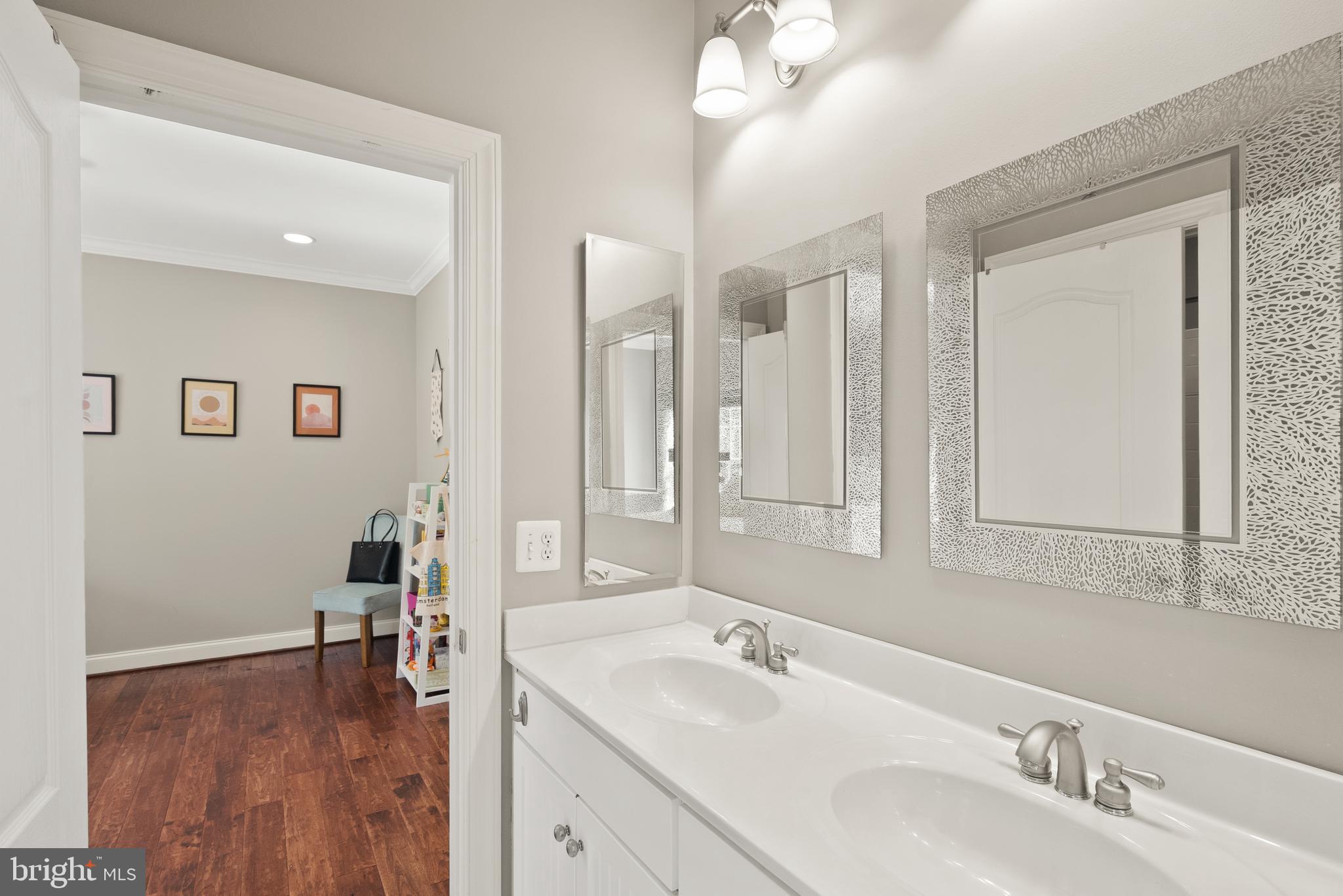 LANSDOWNE ON THE POTOMAC - Residential