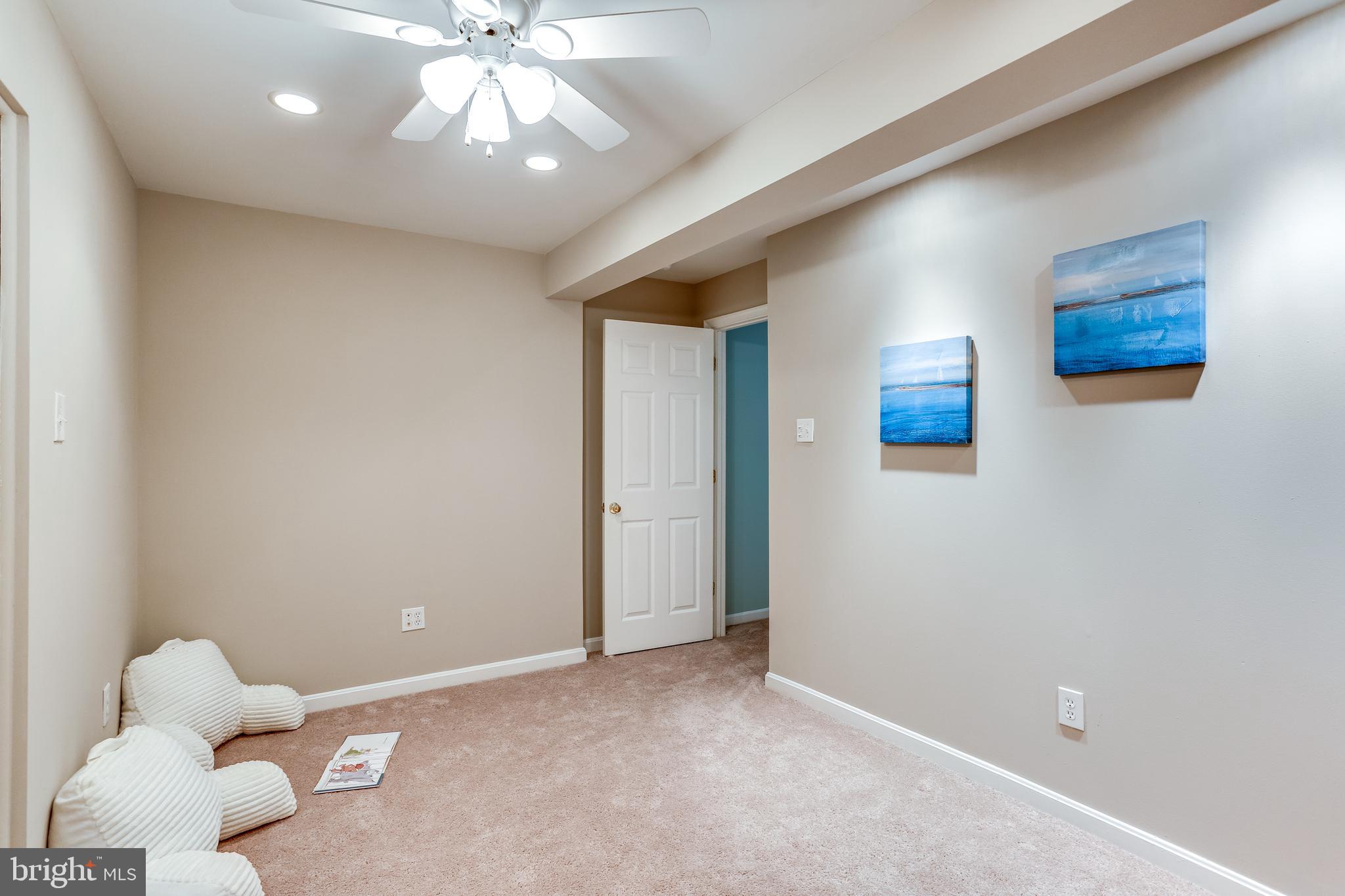 VILLAGE OF RIVER HILL - Residential