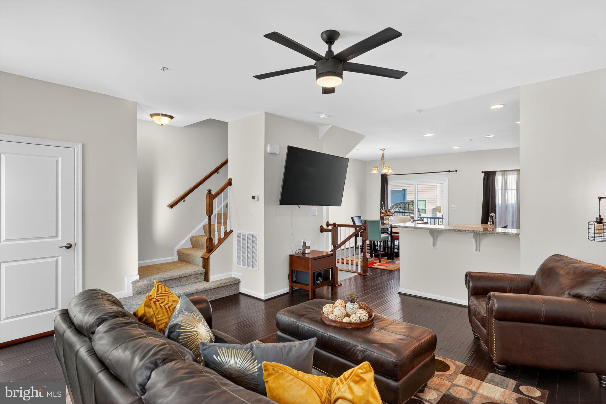 HOWARD SQUARE - Residential