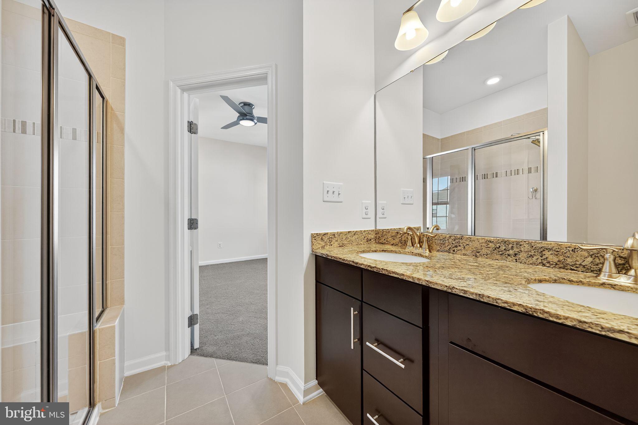 HOWARD SQUARE - Residential