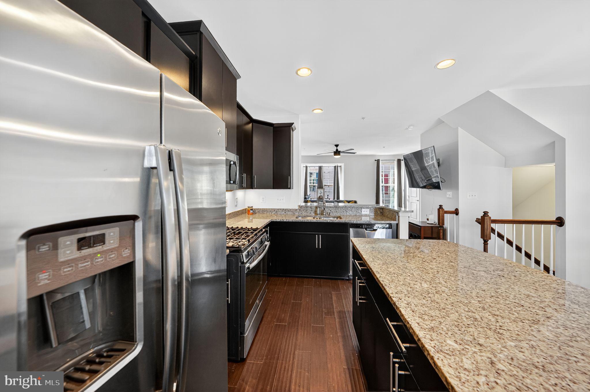 HOWARD SQUARE - Residential