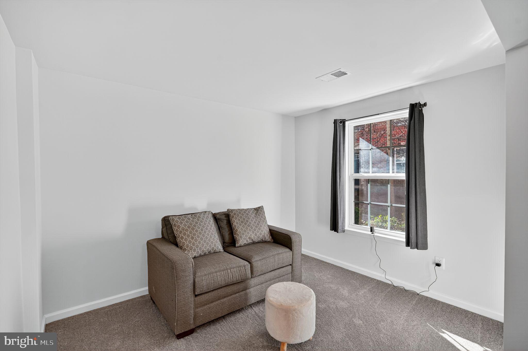 HOWARD SQUARE - Residential