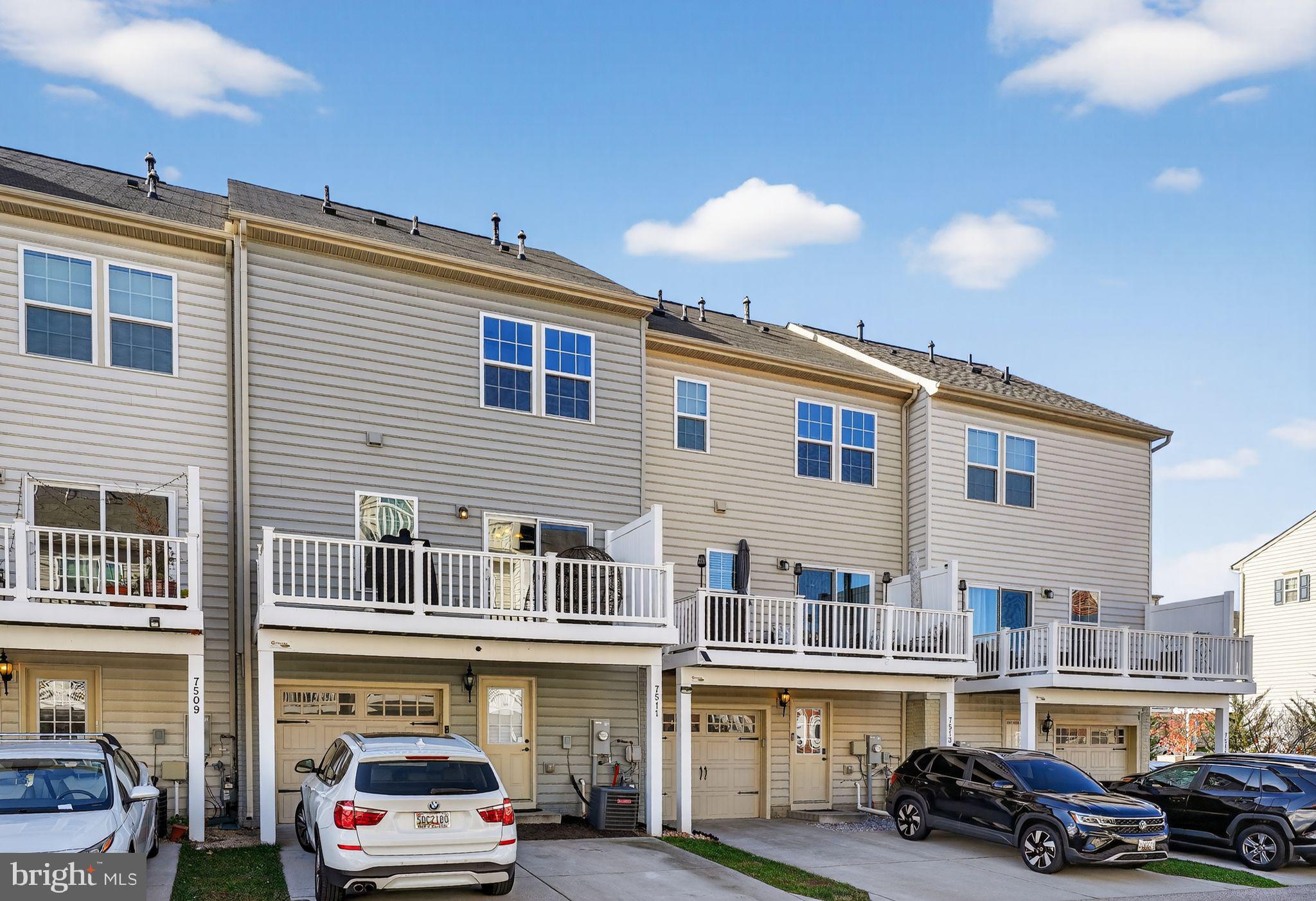 HOWARD SQUARE - Residential