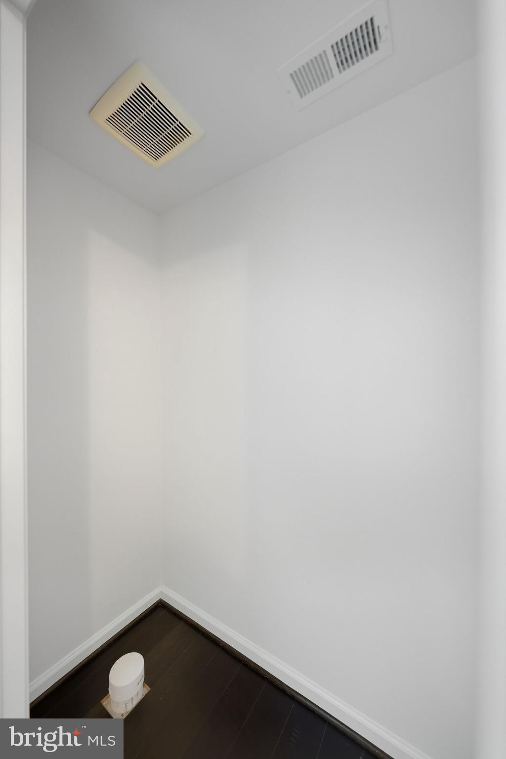 HOWARD SQUARE - Residential