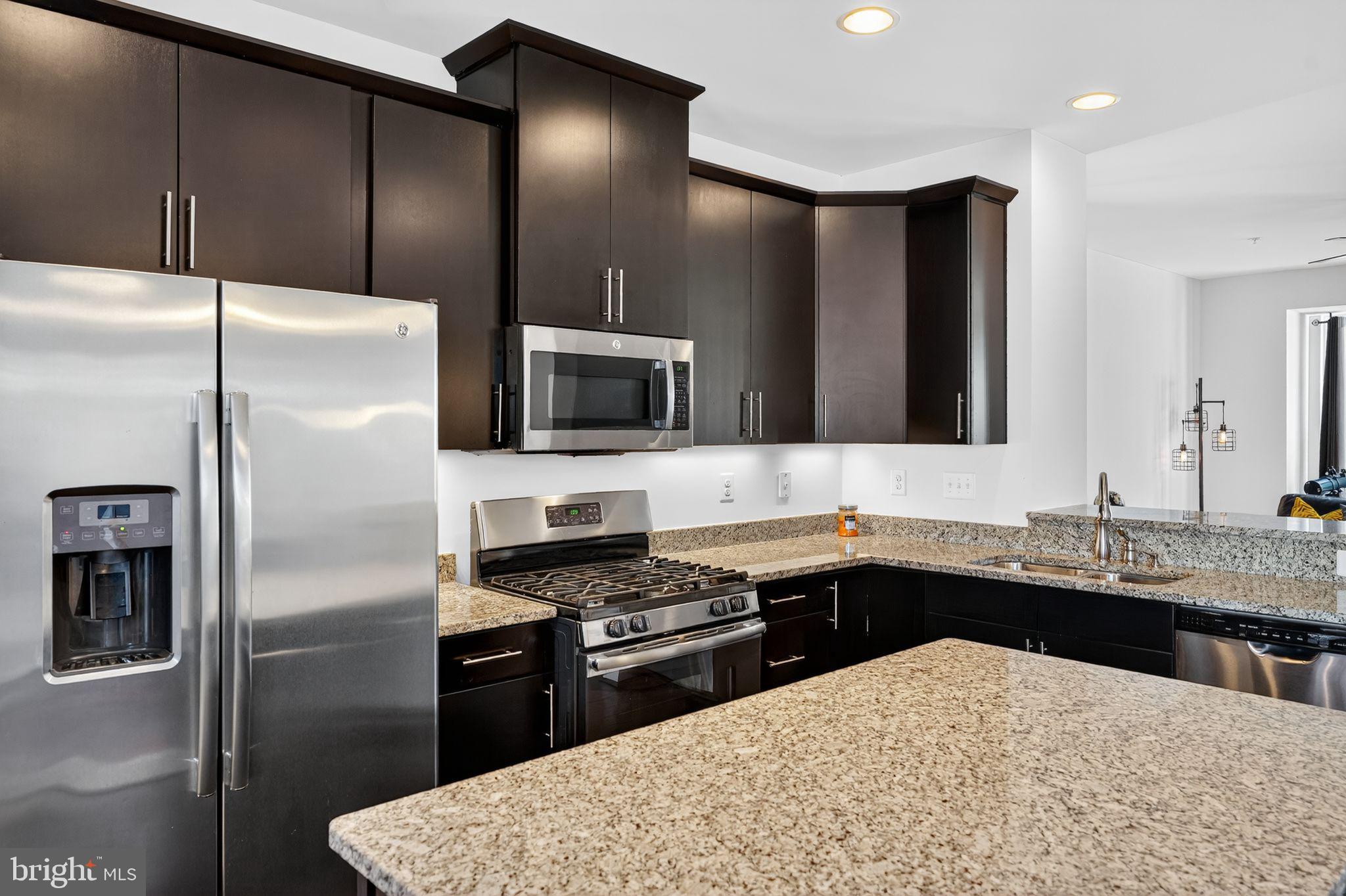 HOWARD SQUARE - Residential