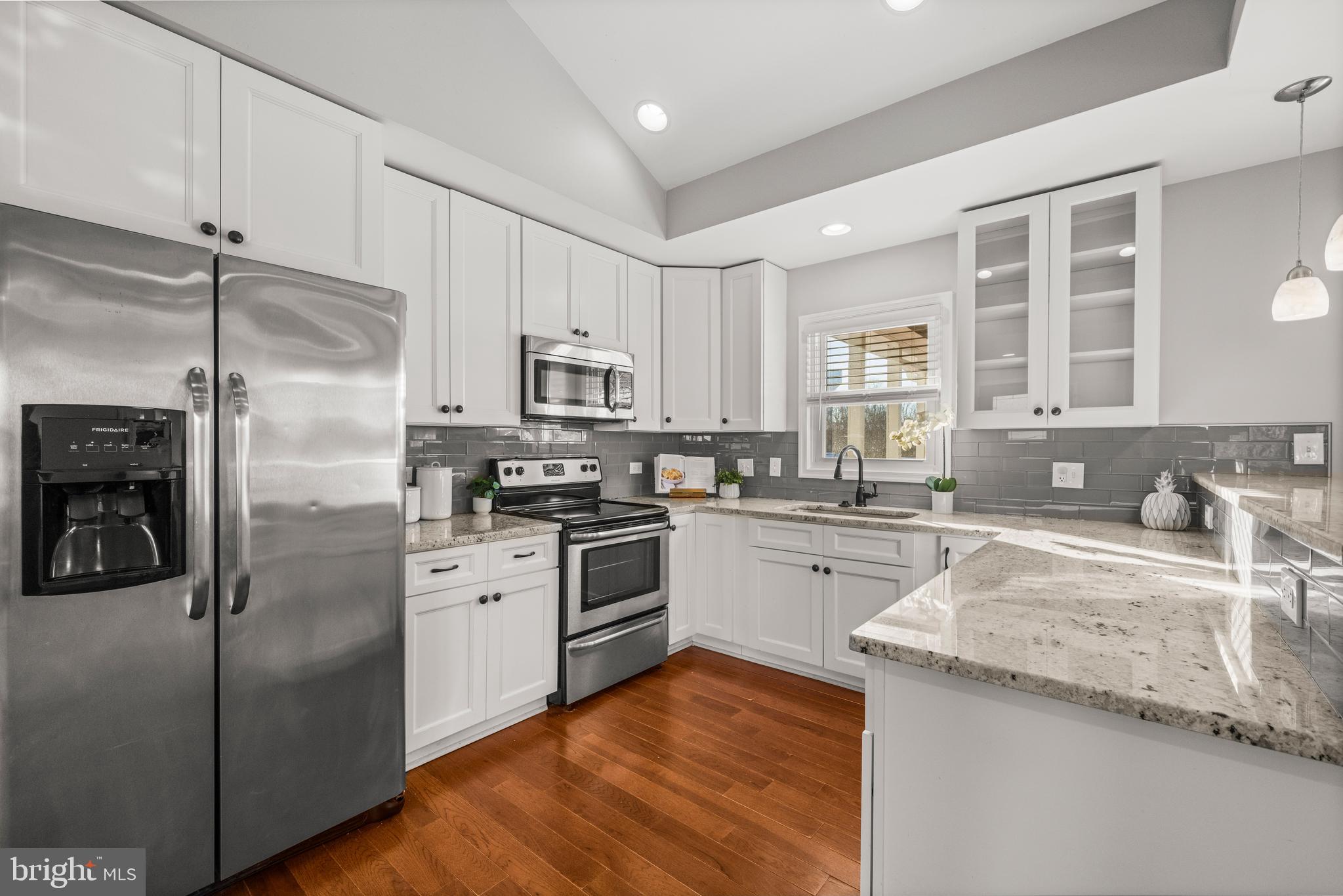 CLEARVIEW MANOR - Residential