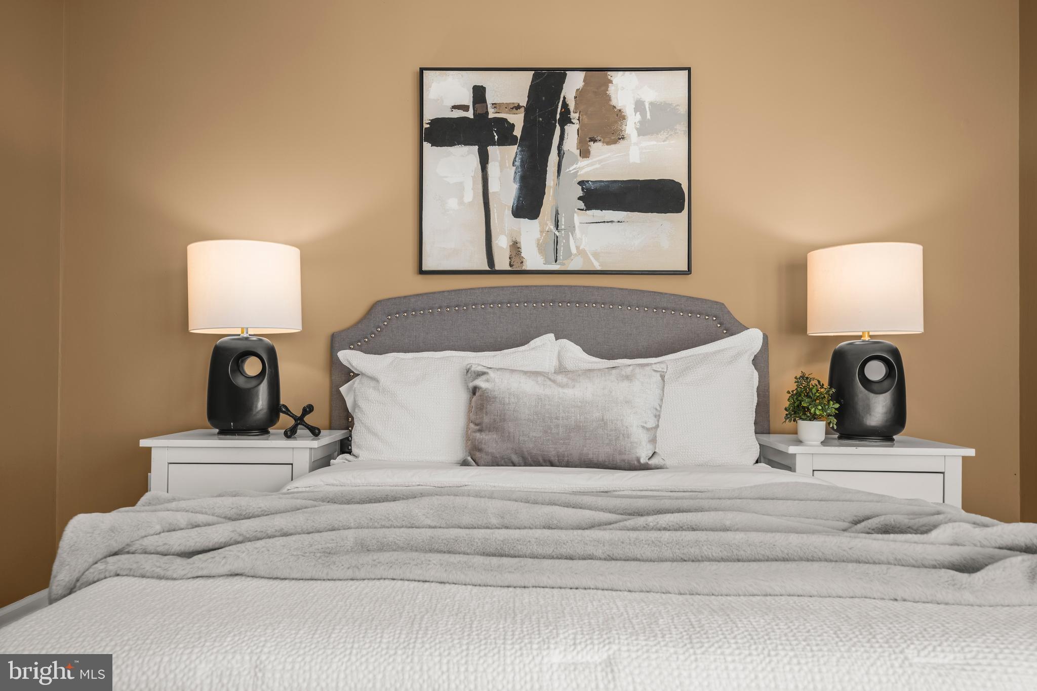 CLEARVIEW MANOR - Residential