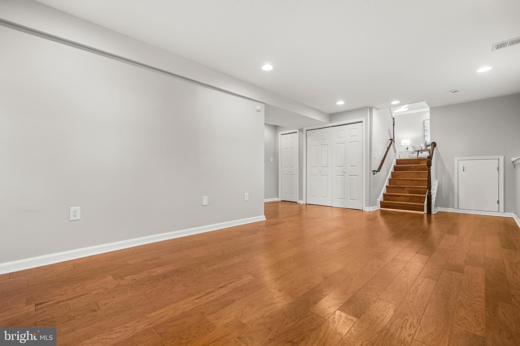 CLEARVIEW MANOR - Residential