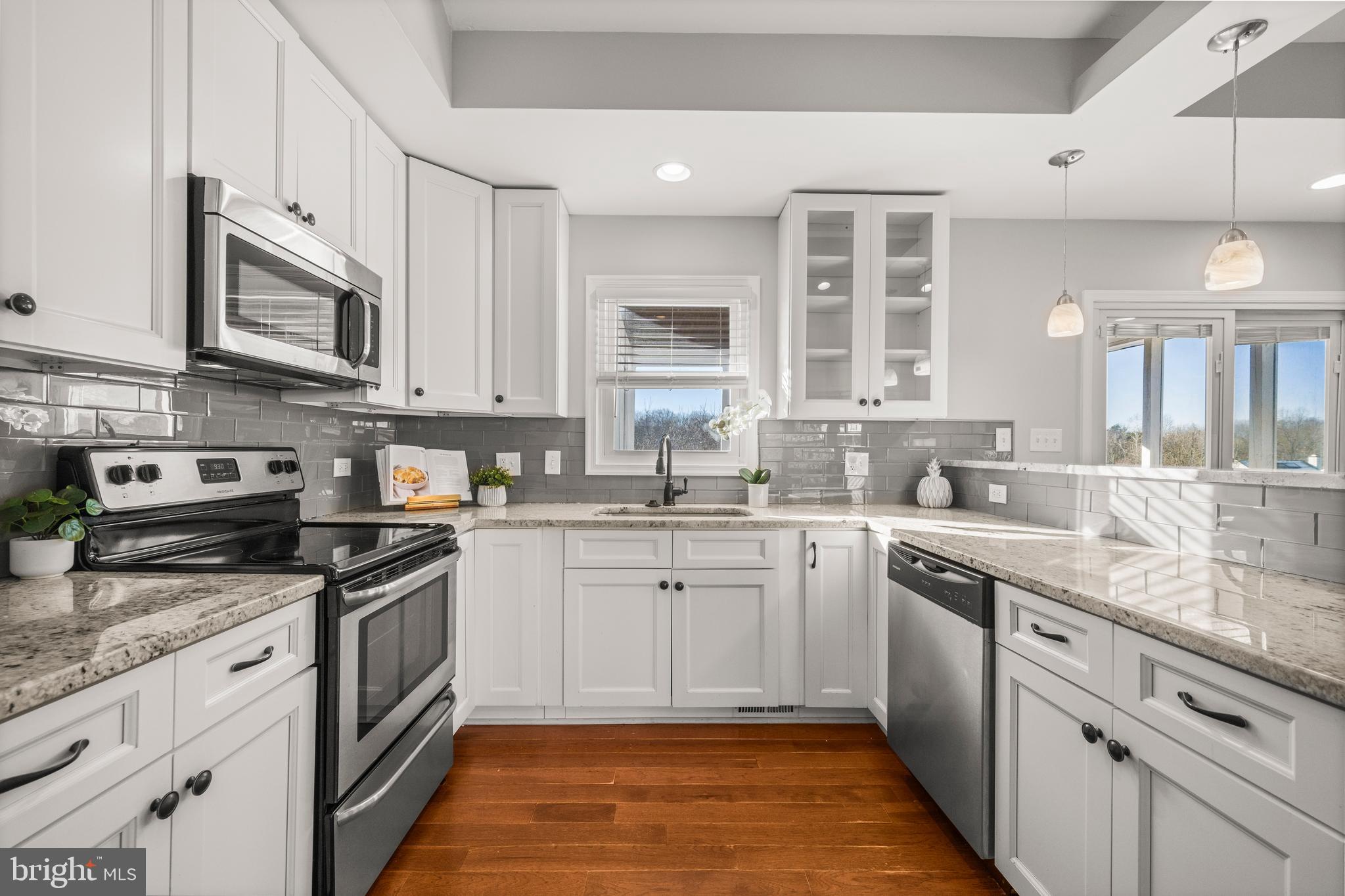 CLEARVIEW MANOR - Residential