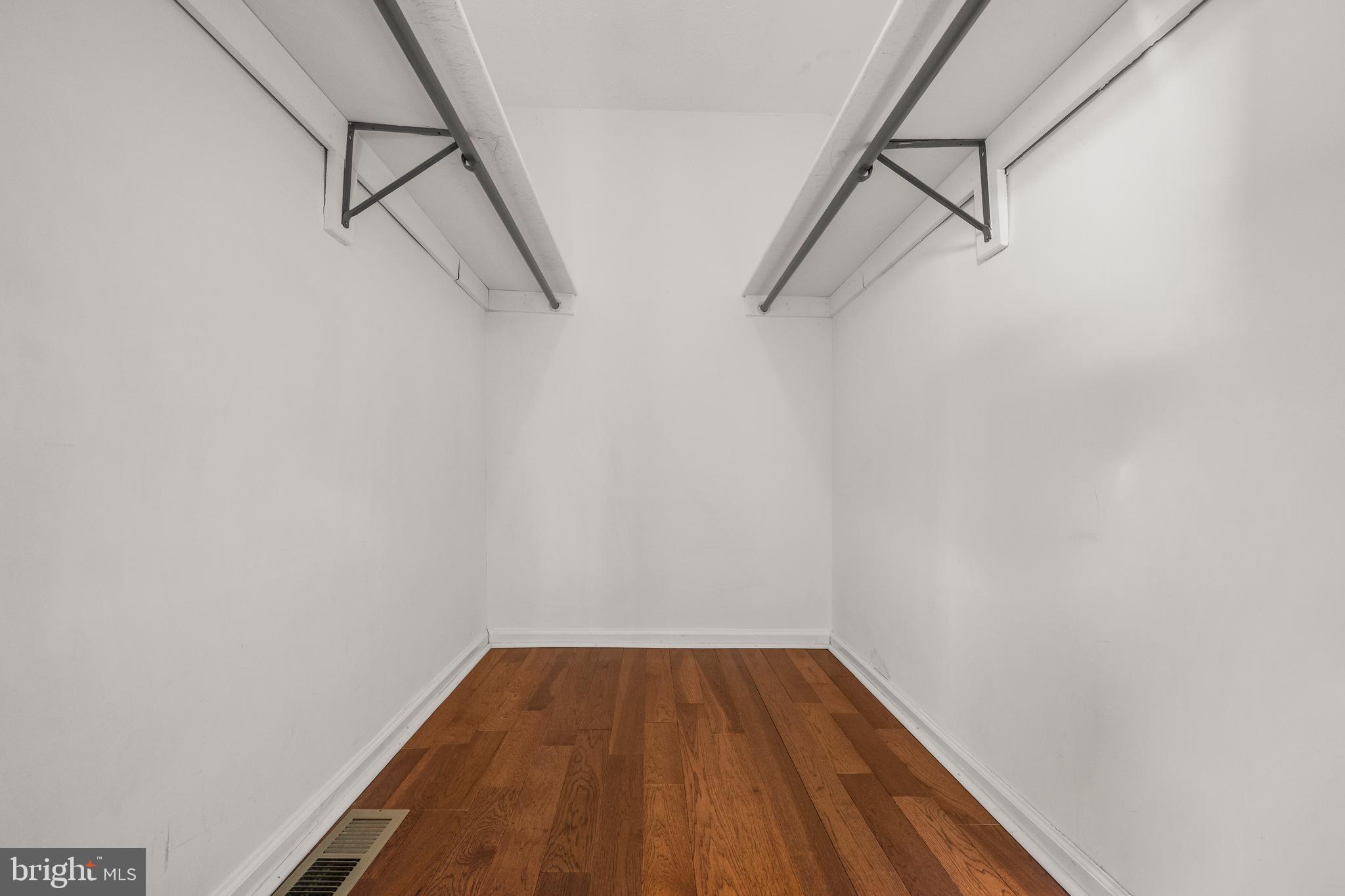 CLEARVIEW MANOR - Residential