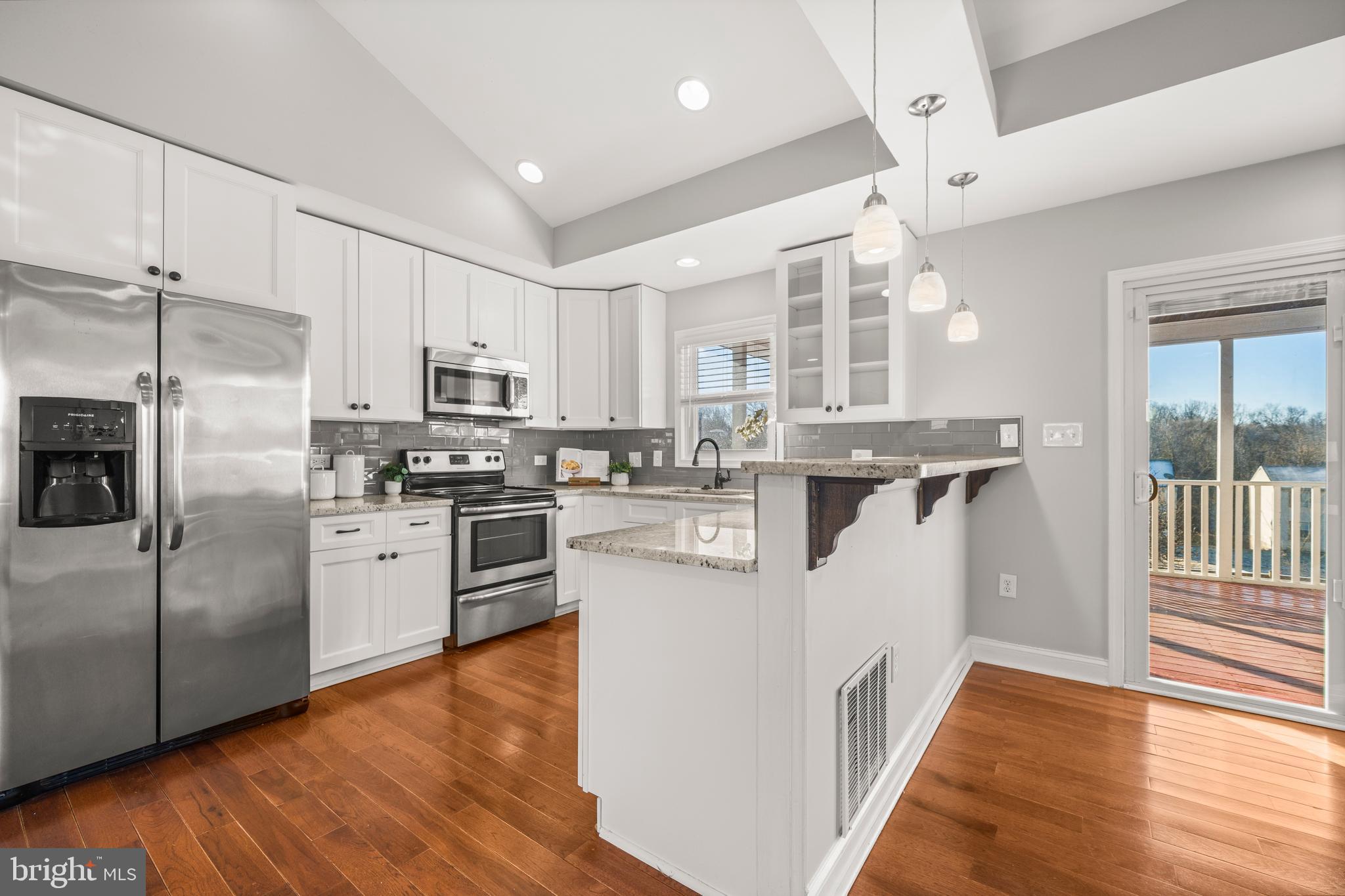 CLEARVIEW MANOR - Residential