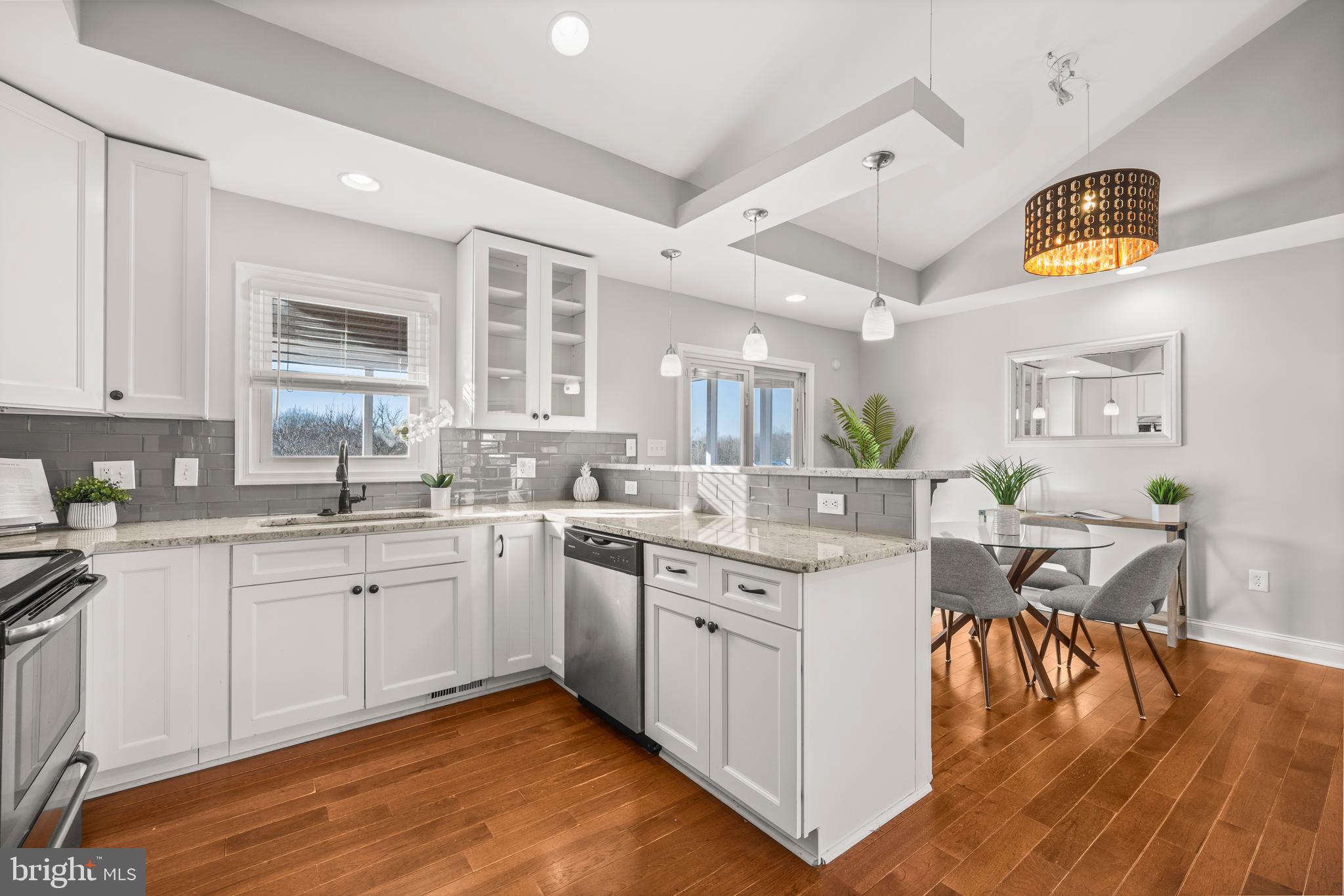 CLEARVIEW MANOR - Residential