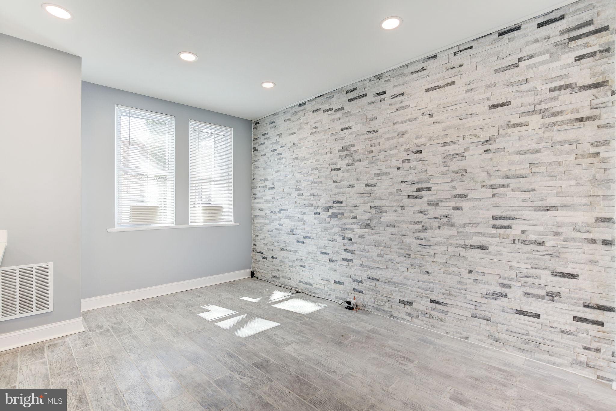 ROSEMONT - Residential