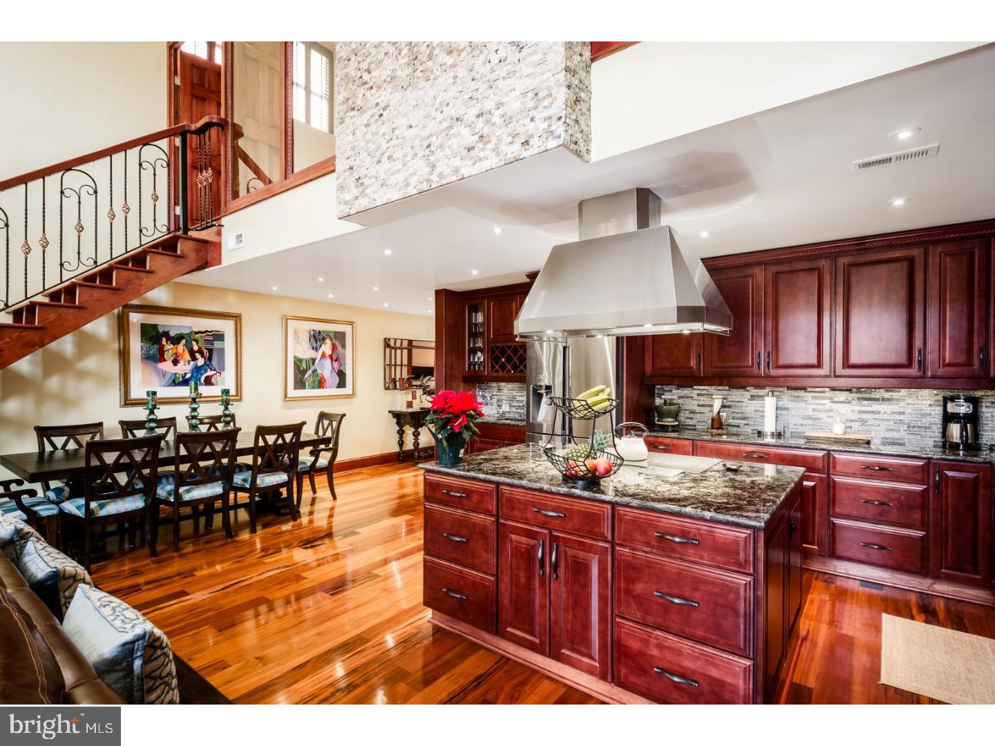 WASHINGTON SQ - Residential