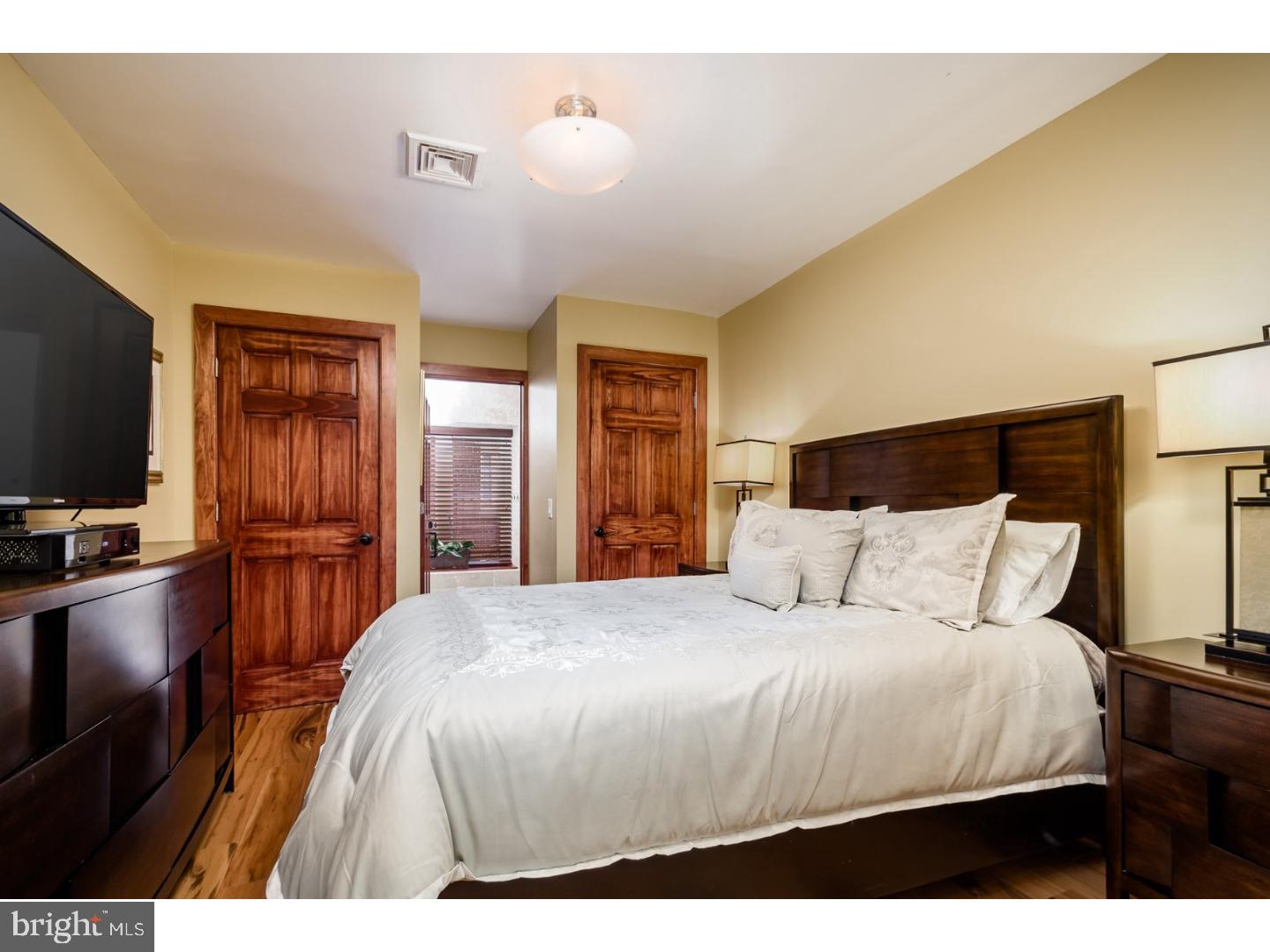 WASHINGTON SQ - Residential