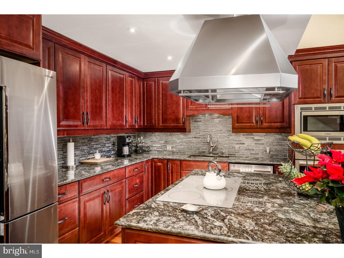 WASHINGTON SQ - Residential