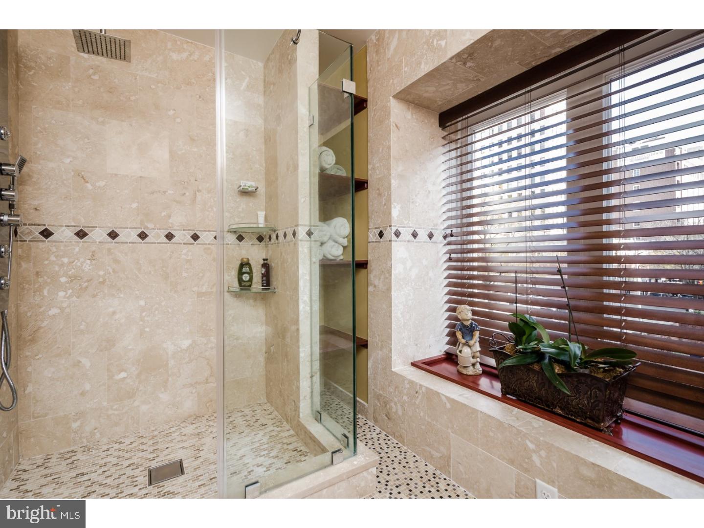 WASHINGTON SQ - Residential