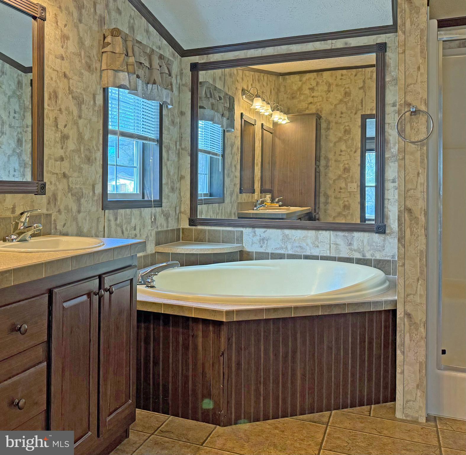 OAK MEADOWS - Residential