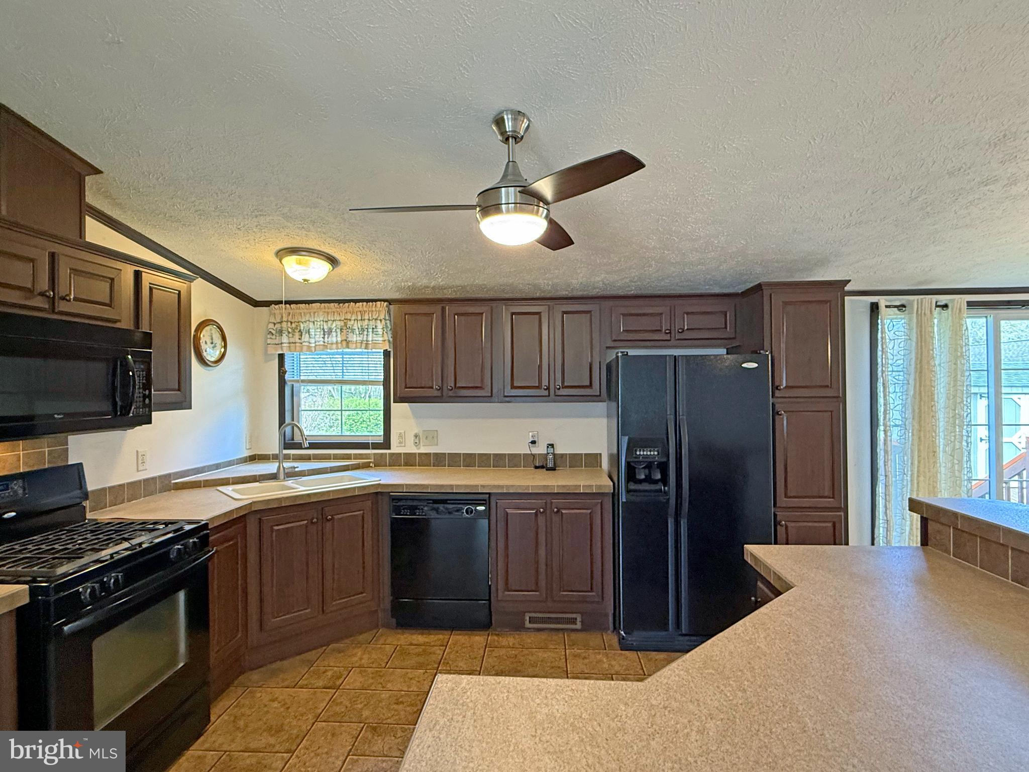 OAK MEADOWS - Residential