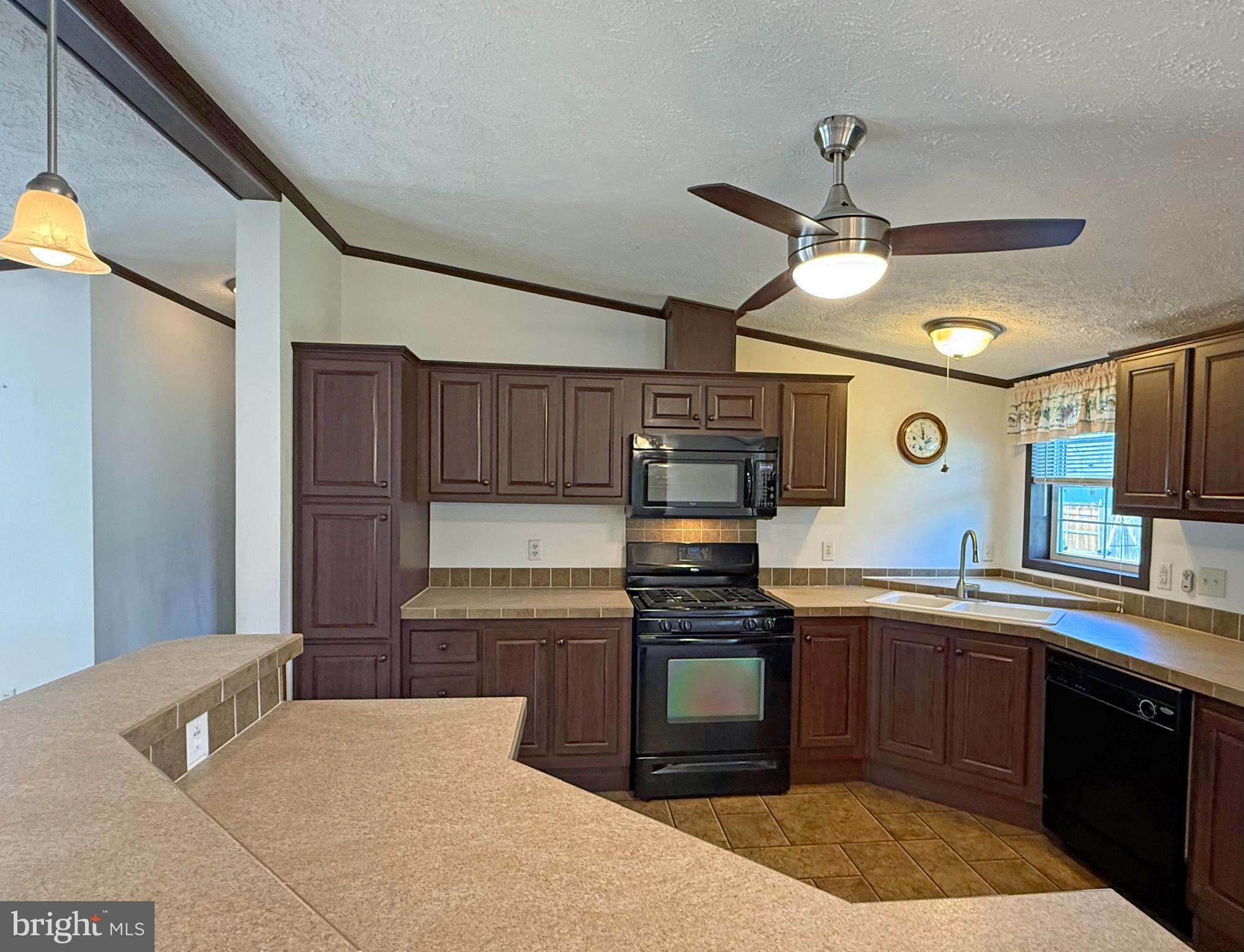 OAK MEADOWS - Residential