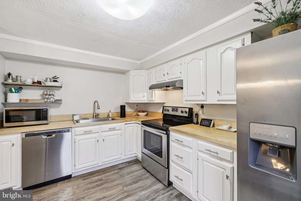 Photo of 6613 Haydown Court, FREDERICK, MD 21703 (MLS # MDFR2077572)