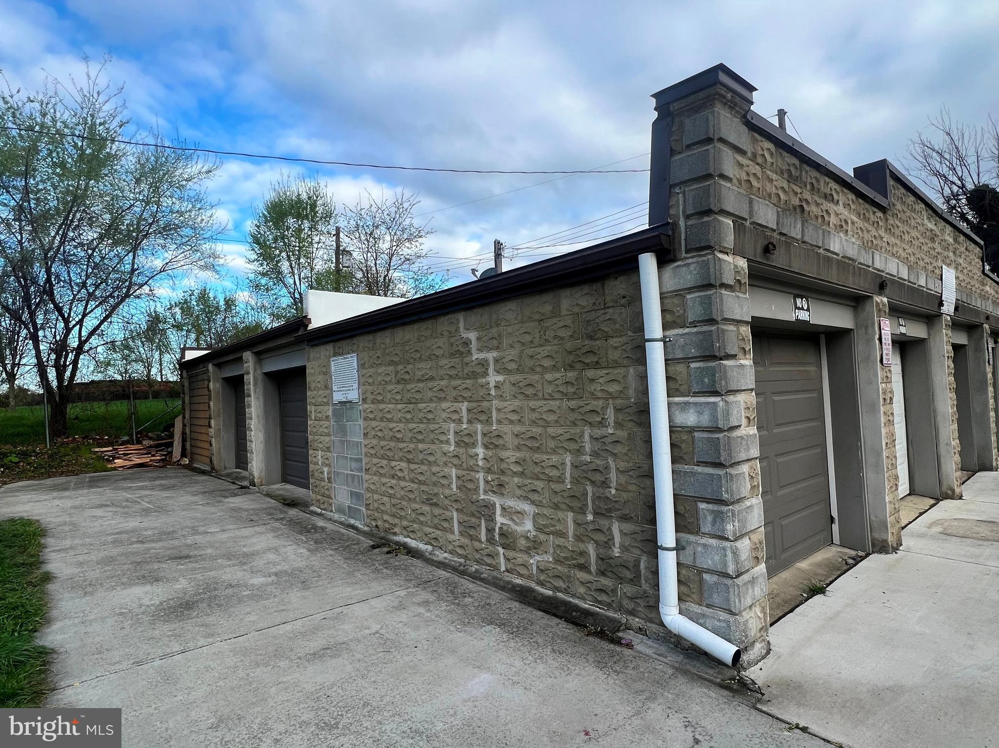 BRIDGEVIEW - GREENLAWN - Land