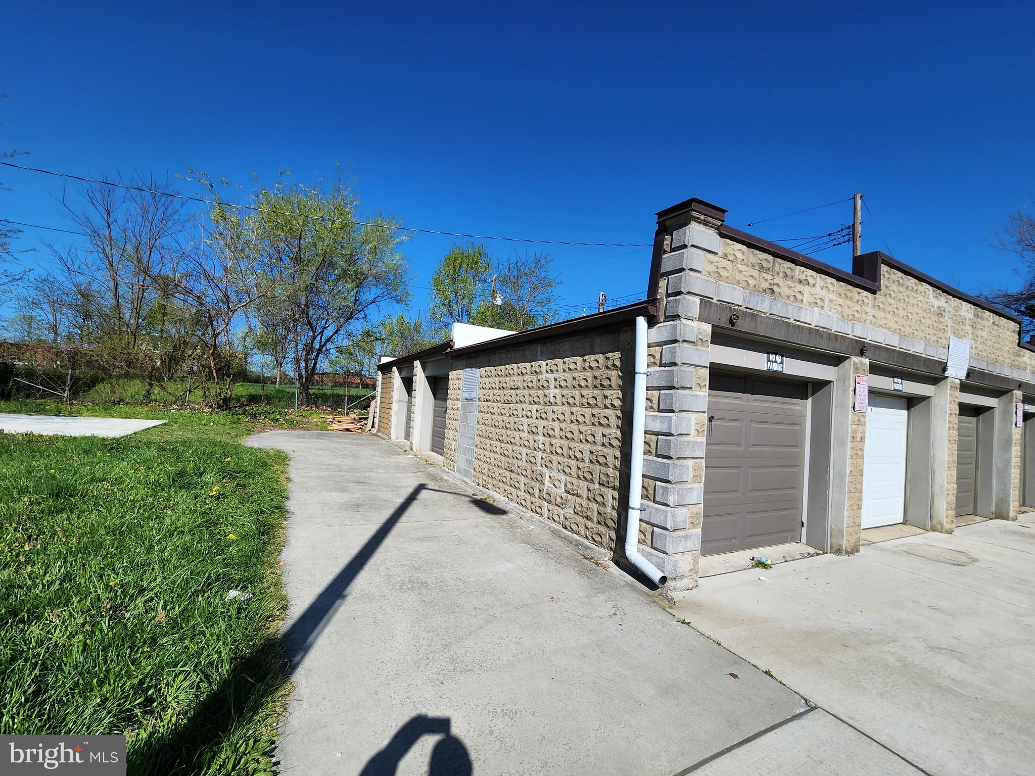 BRIDGEVIEW - GREENLAWN - Land
