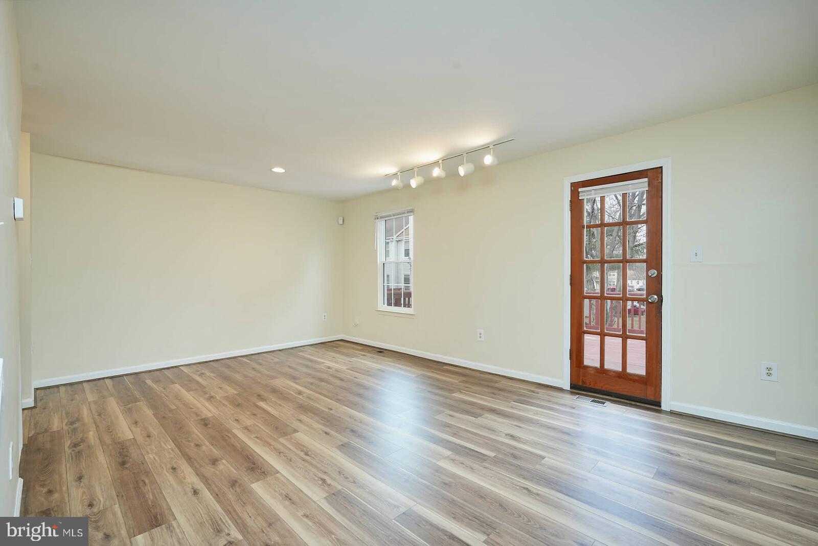 GUNNERS LAKE VILLAGE - Residential