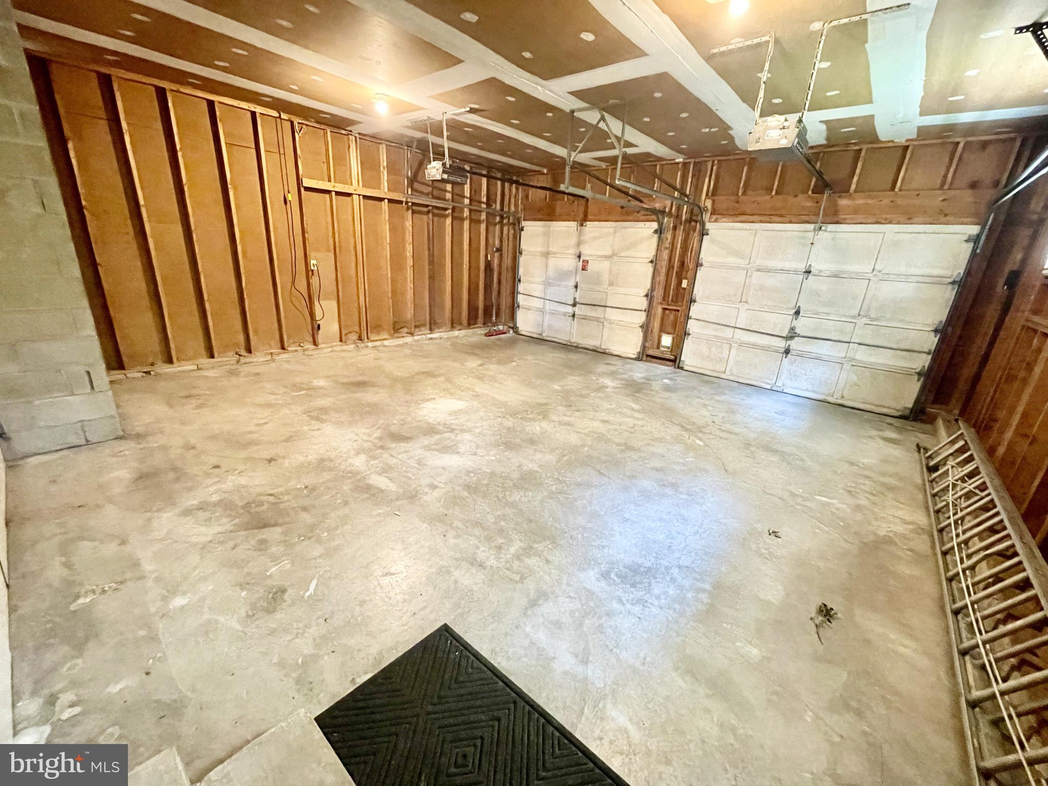 KEENEY MILL FARMS - Residential