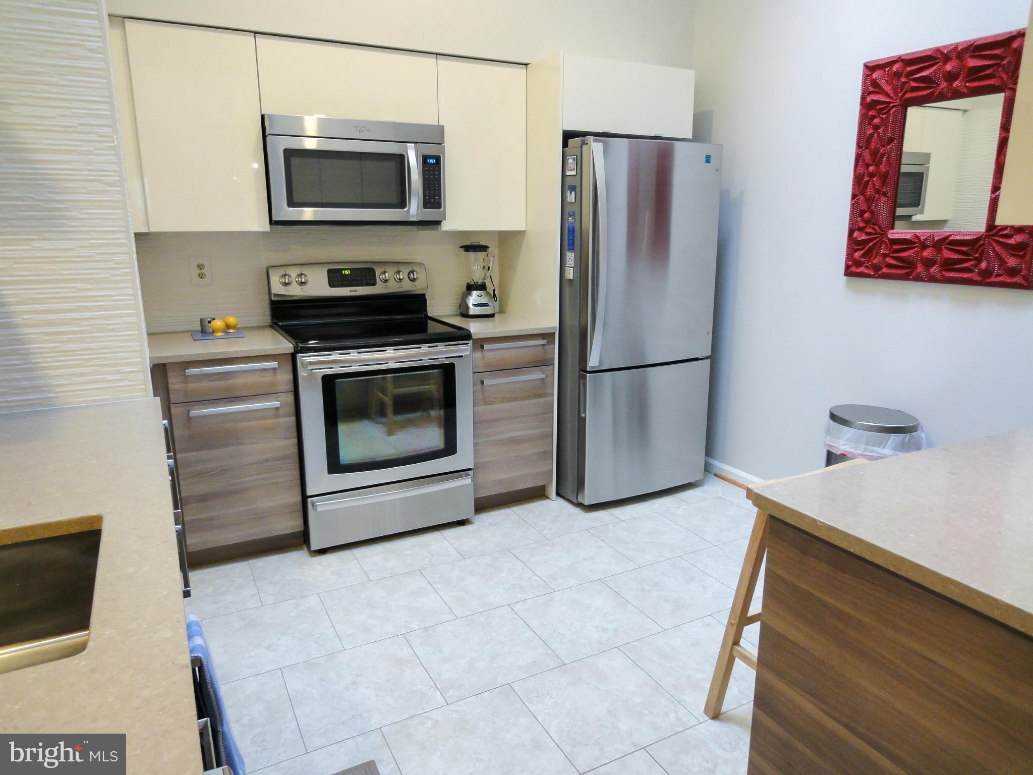 STRATFORD PLACE AT KINGS - Residential