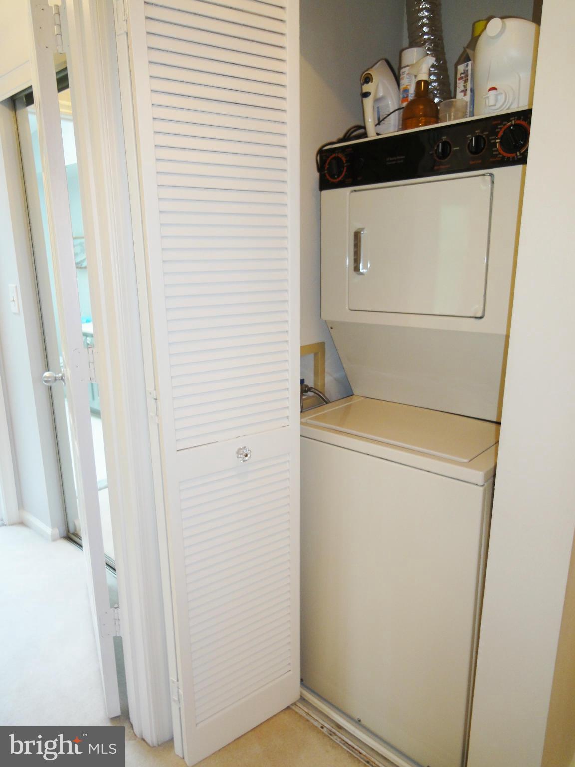 STRATFORD PLACE AT KINGS - Residential