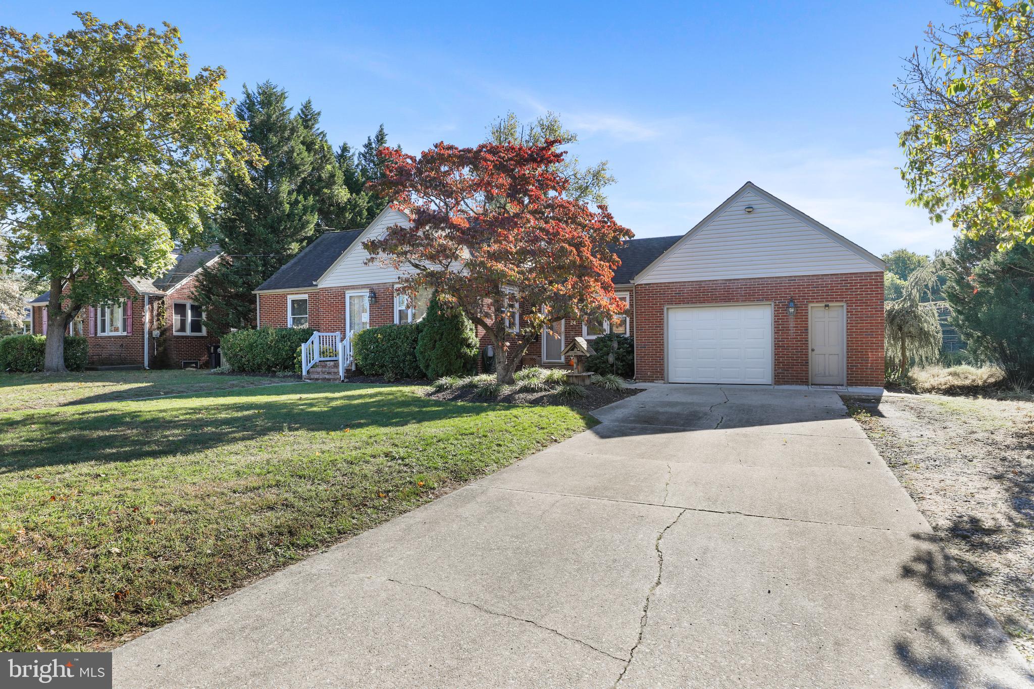 24 DEER POND BOULEVARD