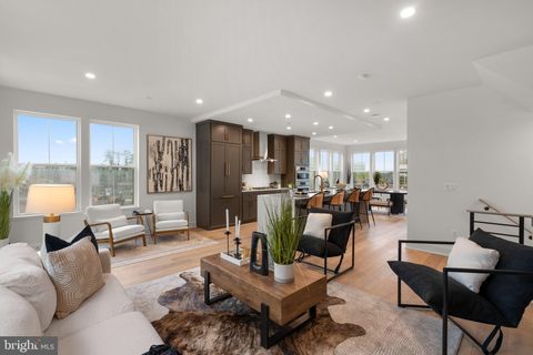 Photo of 1121 Polaris Rd, POTOMAC, MD 20854 (MLS # MDMC2179650) Photo of 1121 Polaris Rd, POTOMAC, MD 20854 (MLS # MDMC2179650)