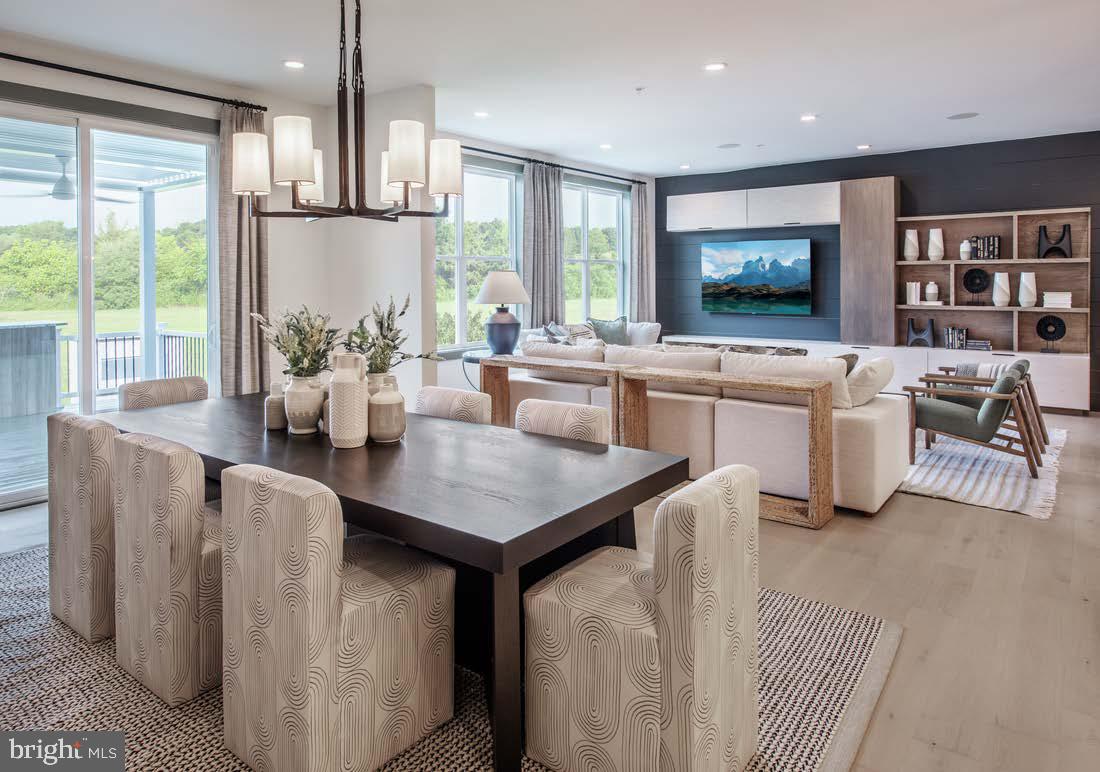 REGENCY AT STONE MEADOWS FARM - Residential