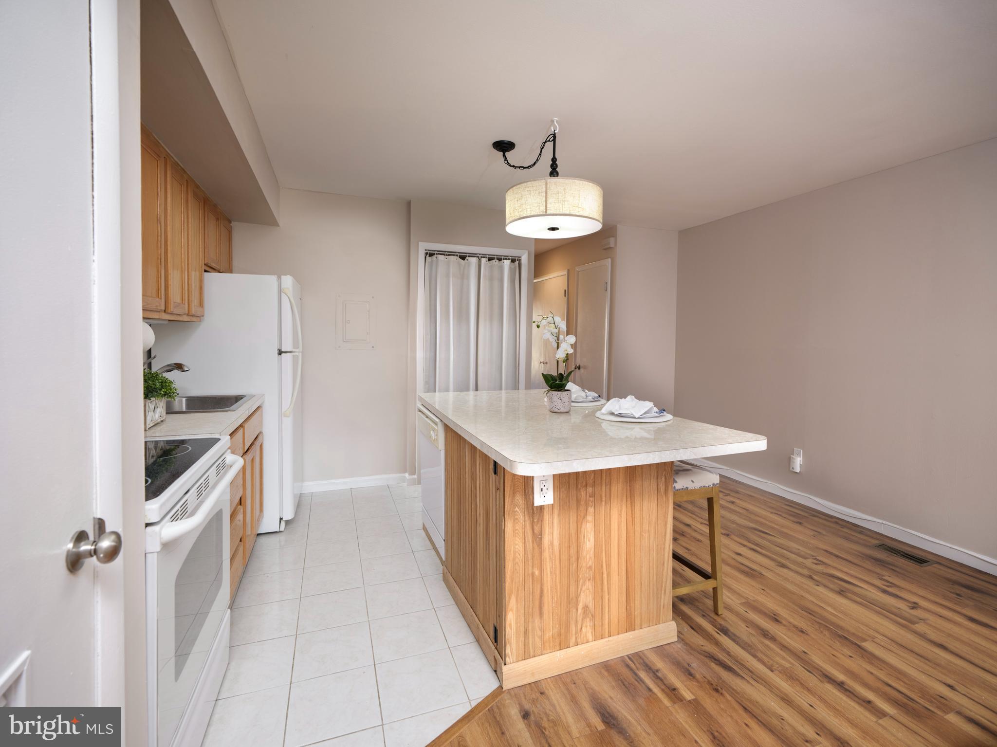 VILLAGE II - Residential Lease