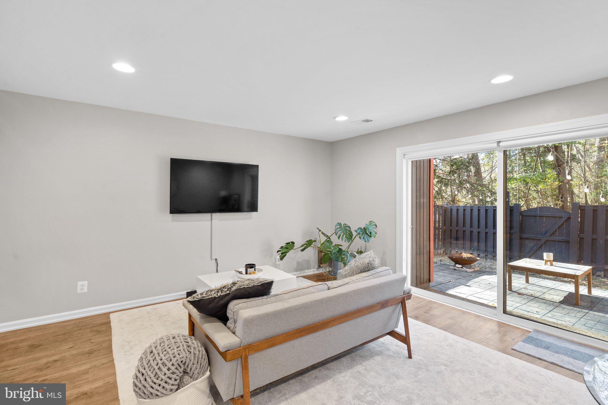 SAWYERS CLUSTER - Residential Lease