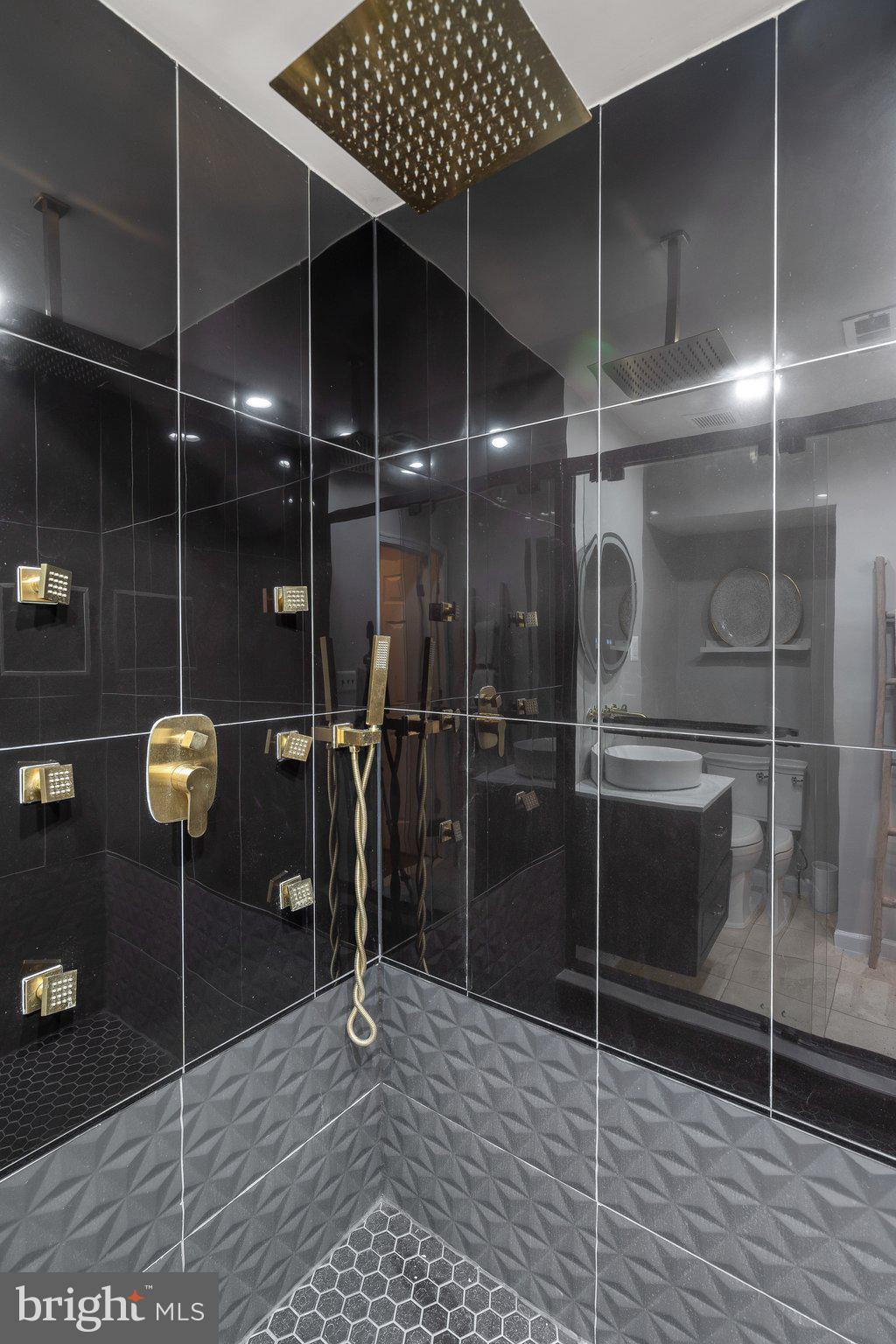 SAWYERS CLUSTER - Residential Lease