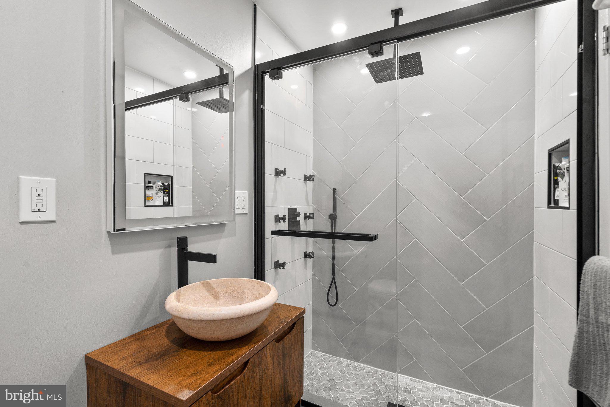 SAWYERS CLUSTER - Residential Lease