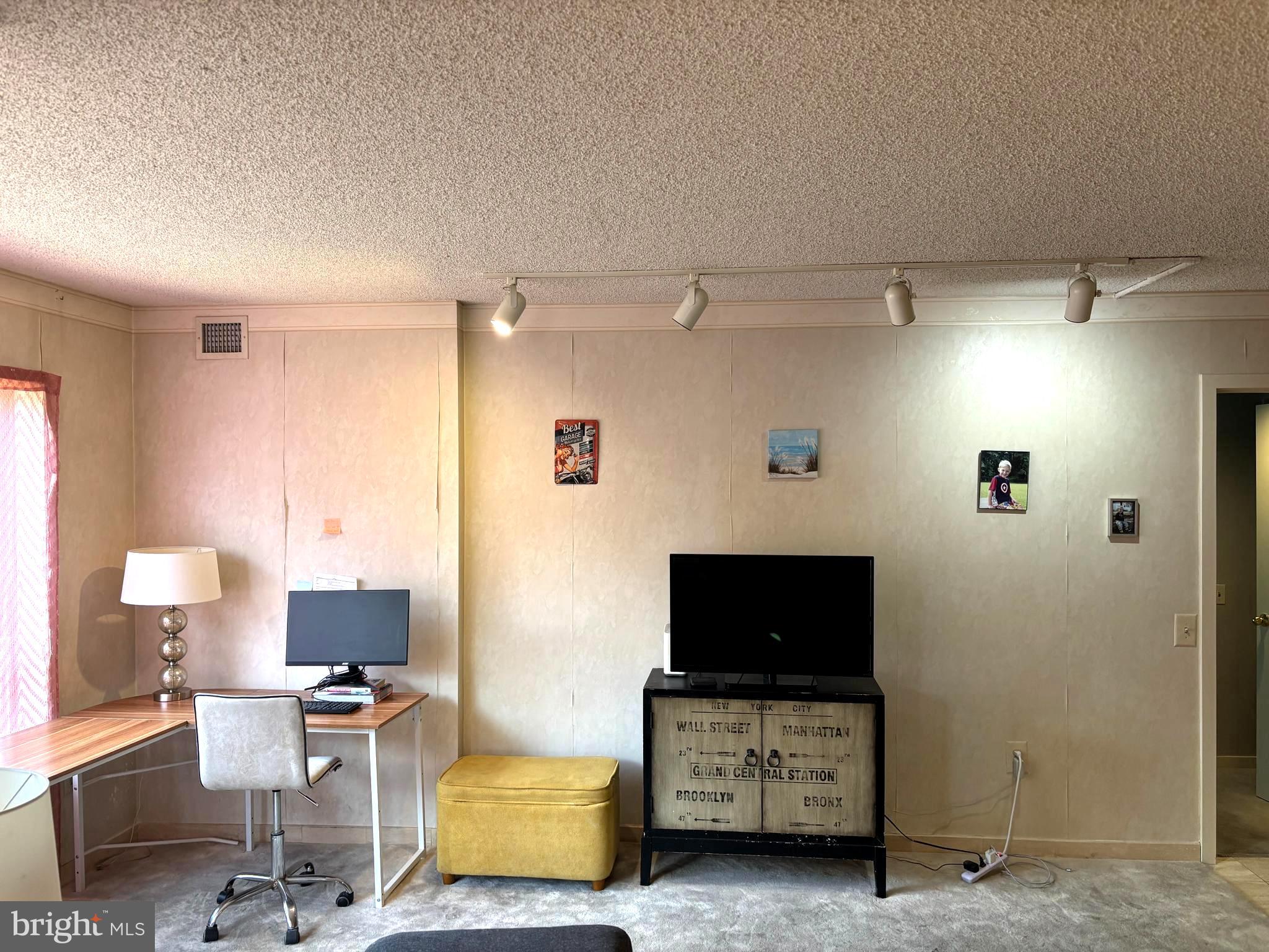 BREYER ESTATES - Residential