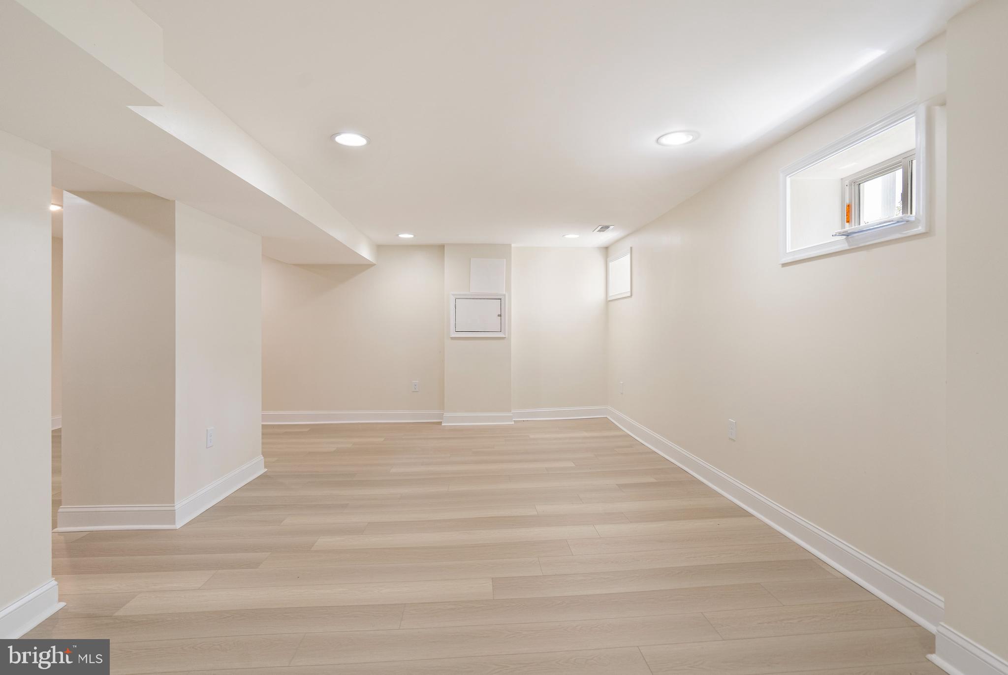 GARWYN OAKS - Residential