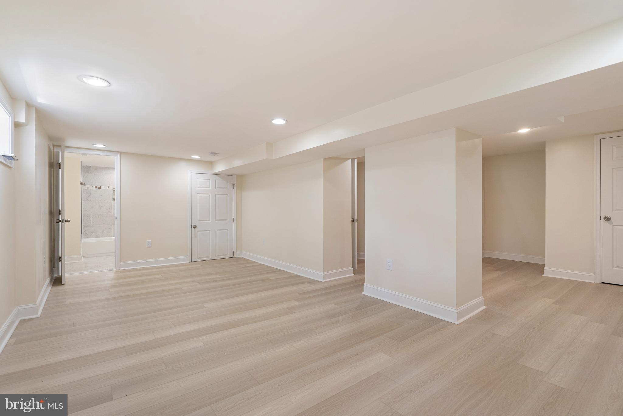 GARWYN OAKS - Residential