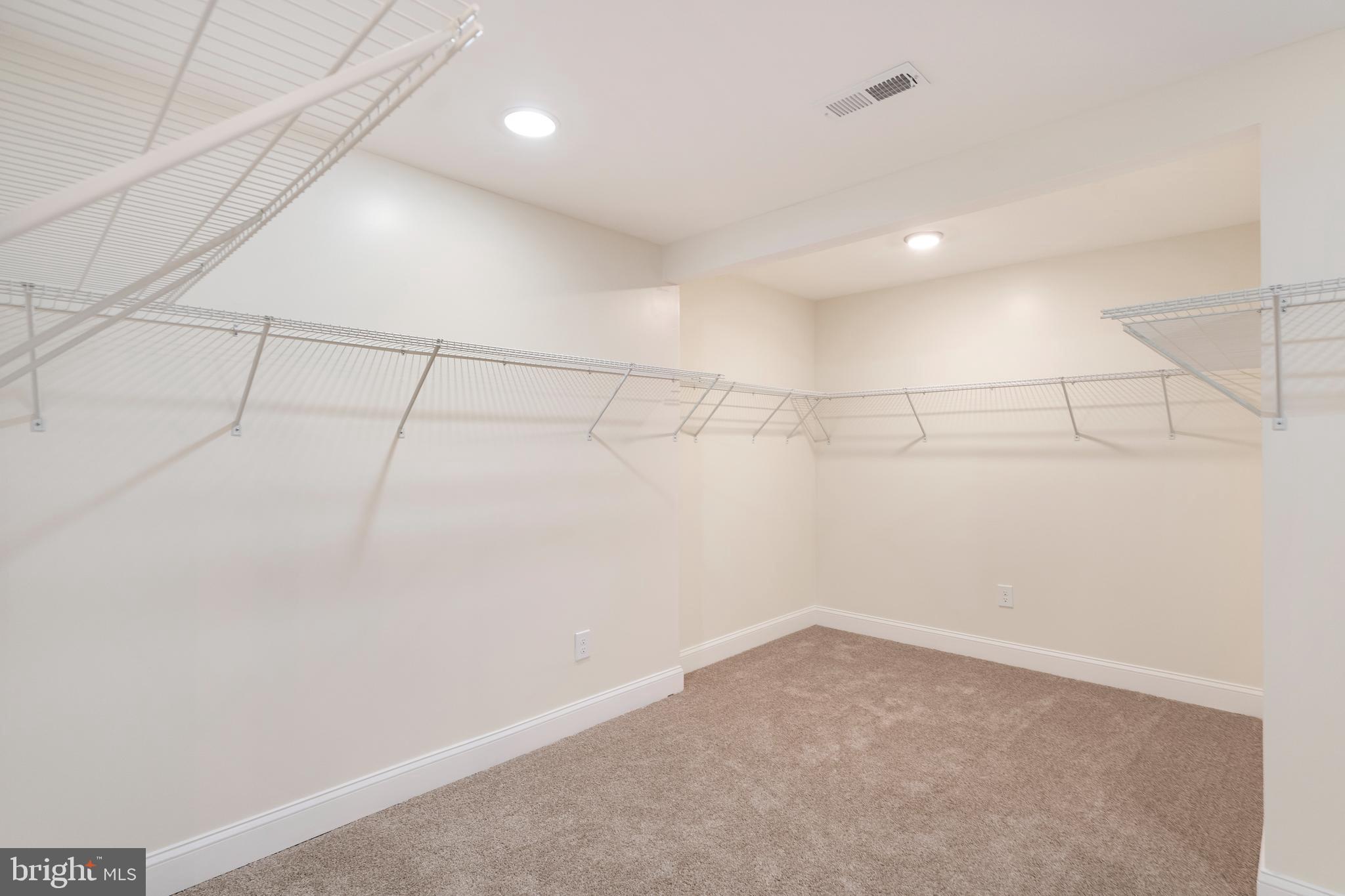 GARWYN OAKS - Residential