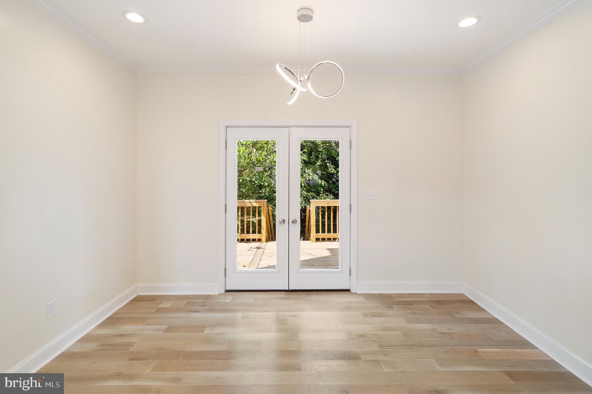 GARWYN OAKS - Residential