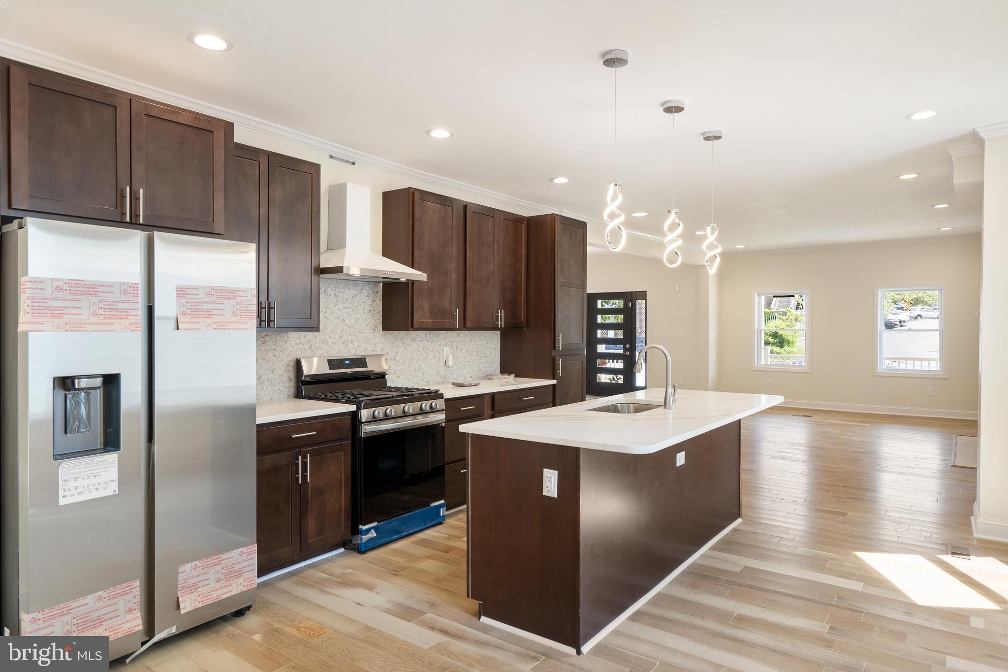 GARWYN OAKS - Residential